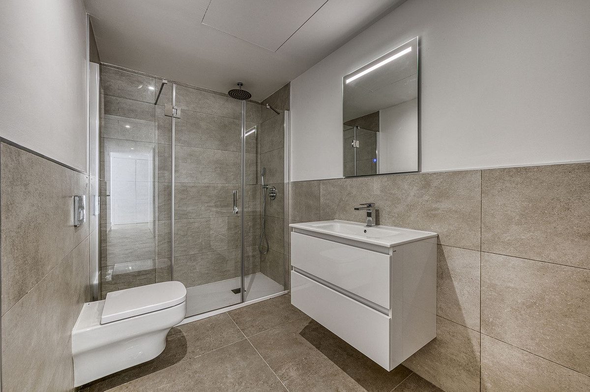 Penthouse in Estepona, Costa del Sol – 3 beds – 1150000 € - photo 33 of 60