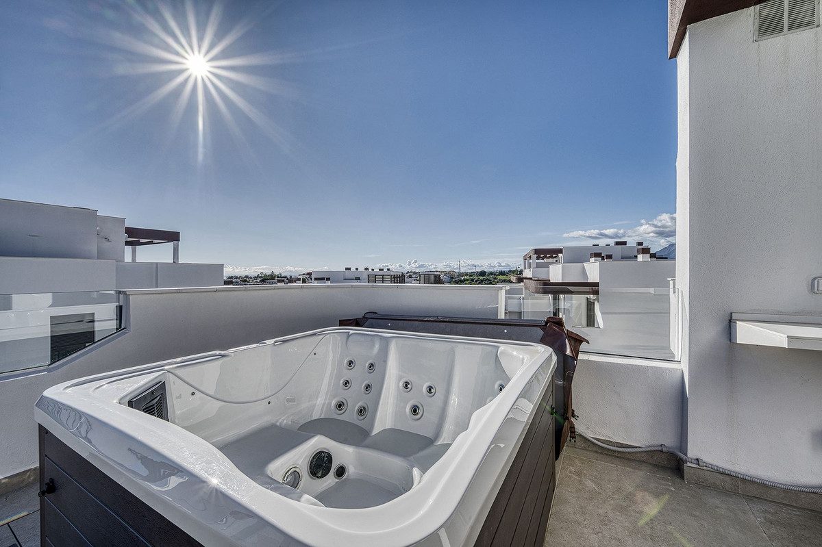 Penthouse in Estepona, Costa del Sol – 3 beds – 1150000 € - photo 35 of 60