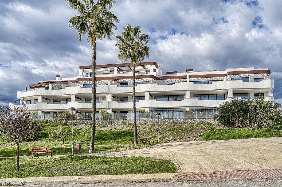 Penthouse in Estepona, Costa del Sol – 3 beds – 1150000 € - photo 37 of 60