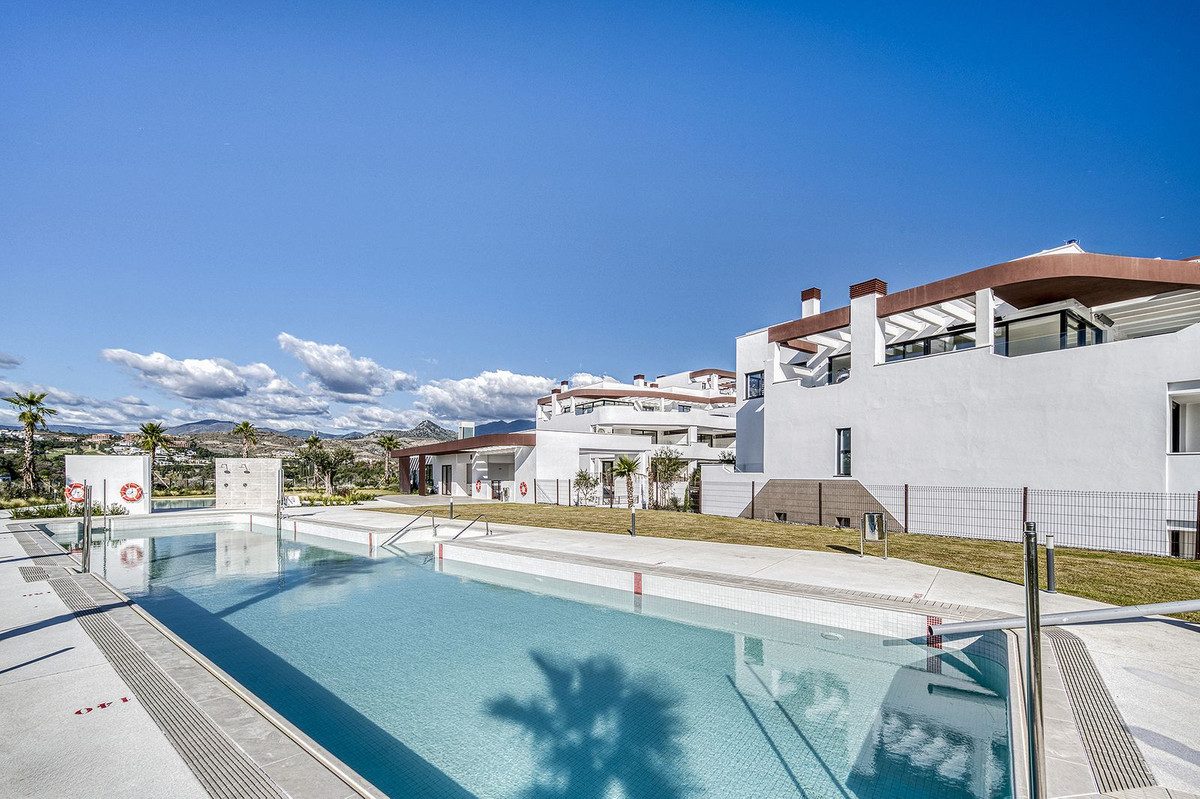 Penthouse in Estepona, Costa del Sol – 3 beds – 1150000 € - photo 39 of 60