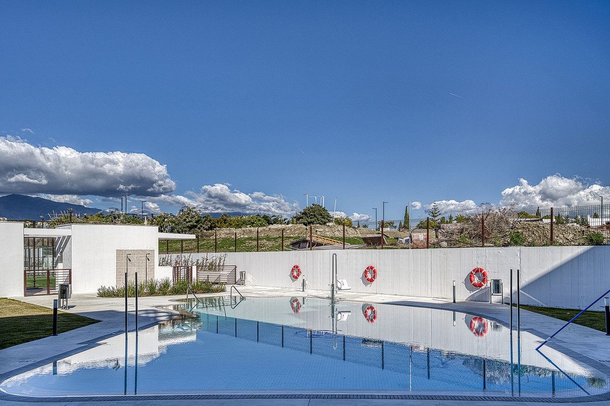 Penthouse in Estepona, Costa del Sol – 3 beds – 1150000 € - photo 45 of 60