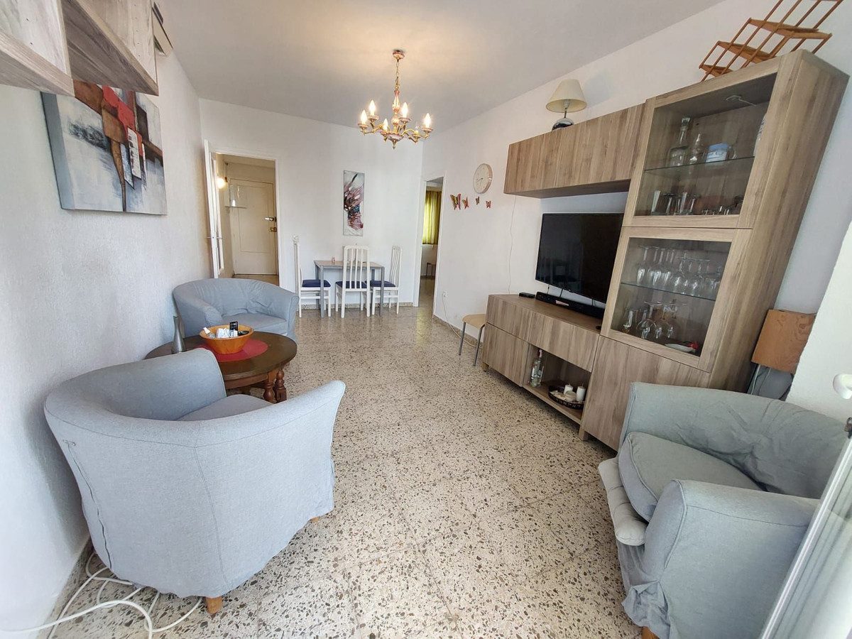 Middle Floor Apartment in Torremolinos, Costa del Sol – 2 beds – 250000 € - photo 9 of 19