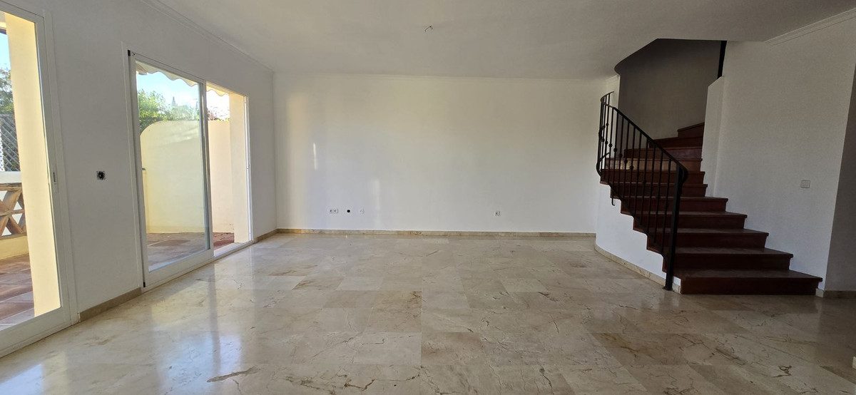 Penthouse in Marbella, Costa del Sol – 3 beds – 675000 € - photo 8 of 19