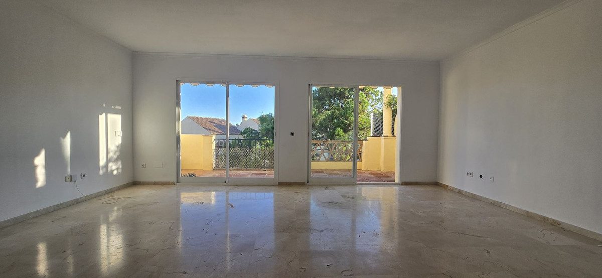 Penthouse in Marbella, Costa del Sol – 3 beds – 675000 € - photo 15 of 19