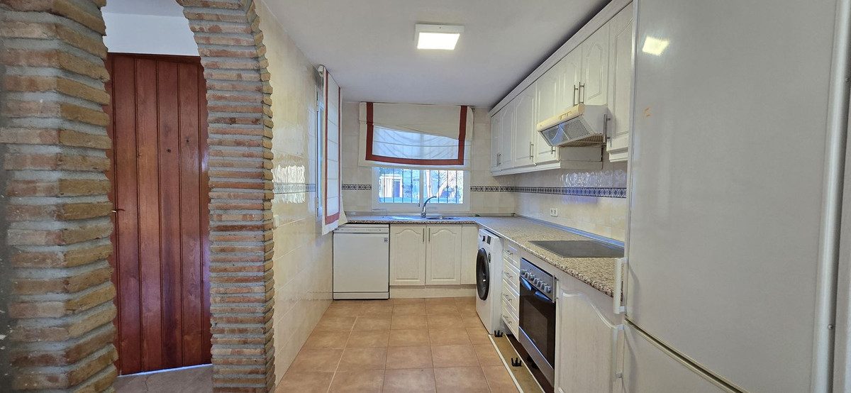 Penthouse in Marbella, Costa del Sol – 3 beds – 675000 € - photo 17 of 19