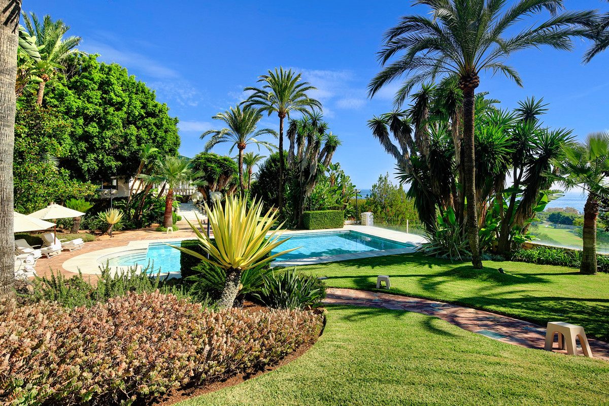 Detached Villa in Marbella, Costa del Sol – 10 beds – 10000000 € - photo 6 of 37