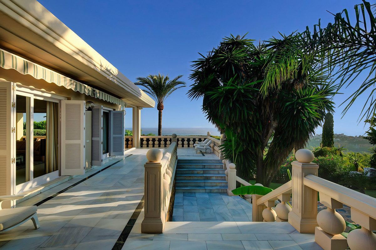 Detached Villa in Marbella, Costa del Sol – 10 beds – 10000000 € - photo 12 of 37