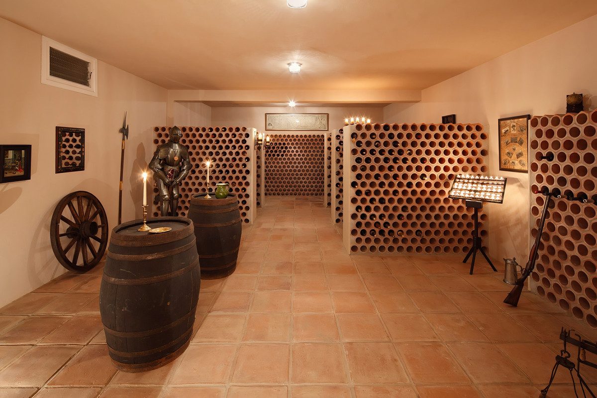 Detached Villa in Marbella, Costa del Sol – 10 beds – 10000000 € - photo 16 of 37