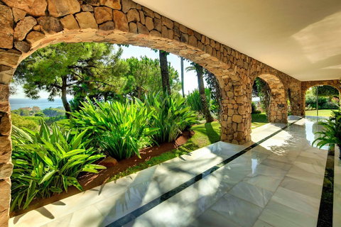 Detached Villa in Marbella, Costa del Sol – 10 beds – 10000000 € - photo 21 of 37