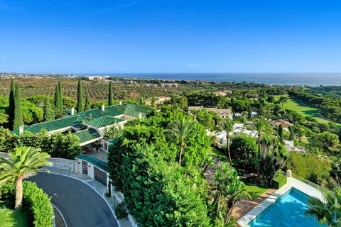 Detached Villa in Marbella, Costa del Sol – 10 beds – 10000000 € - photo 25 of 37