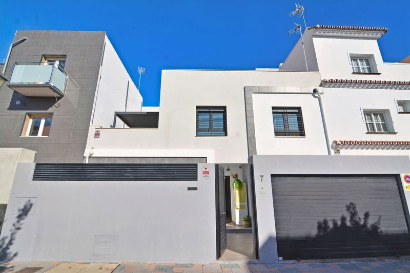 Detached Villa in Fuengirola, Costa del Sol – 5 beds – 530000 €