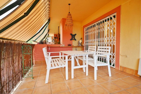 Middle Floor Apartment in Fuengirola, Costa del Sol – 3 beds – 550000 € - photo 2 of 21