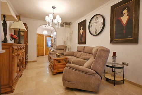 Middle Floor Apartment in Fuengirola, Costa del Sol – 3 beds – 550000 € - photo 5 of 21