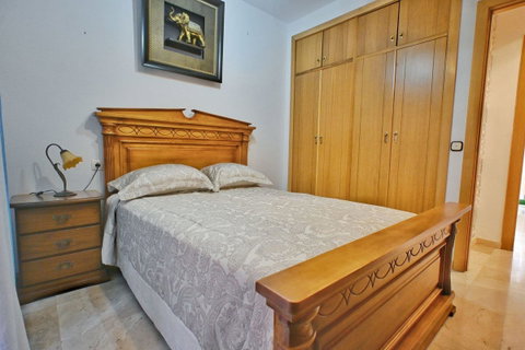 Middle Floor Apartment in Fuengirola, Costa del Sol – 3 beds – 550000 € - photo 9 of 21