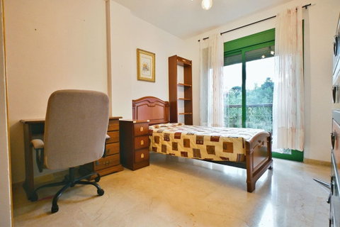 Middle Floor Apartment in Fuengirola, Costa del Sol – 3 beds – 550000 € - photo 12 of 21