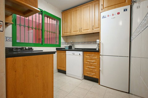 Middle Floor Apartment in Fuengirola, Costa del Sol – 3 beds – 550000 € - photo 14 of 21