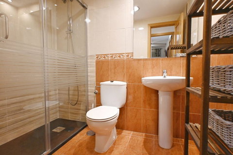 Middle Floor Apartment in Fuengirola, Costa del Sol – 3 beds – 550000 € - photo 19 of 21