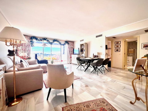 Penthouse in Estepona, Costa del Sol – 2 beds – 399000 € - photo 2 of 22