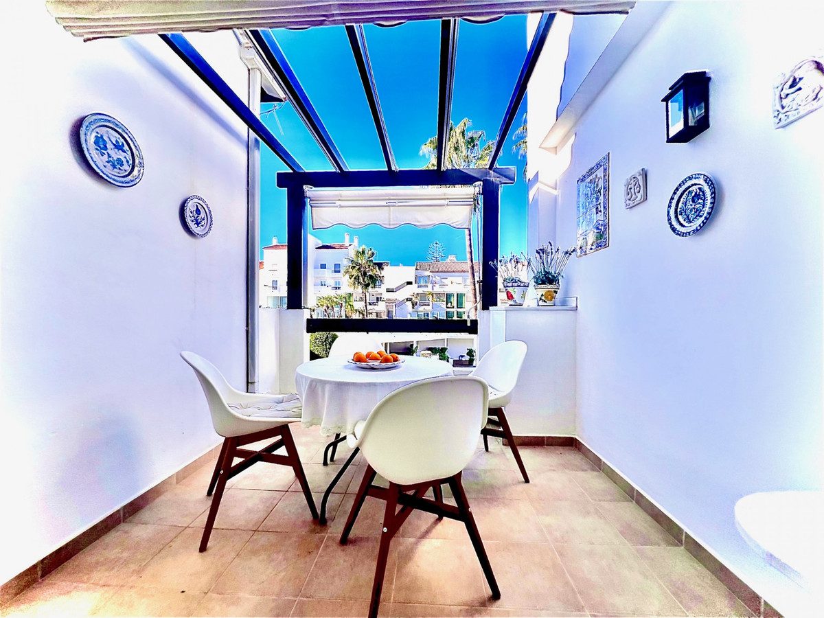 Penthouse in Estepona, Costa del Sol – 2 beds – 399000 € - photo 7 of 22