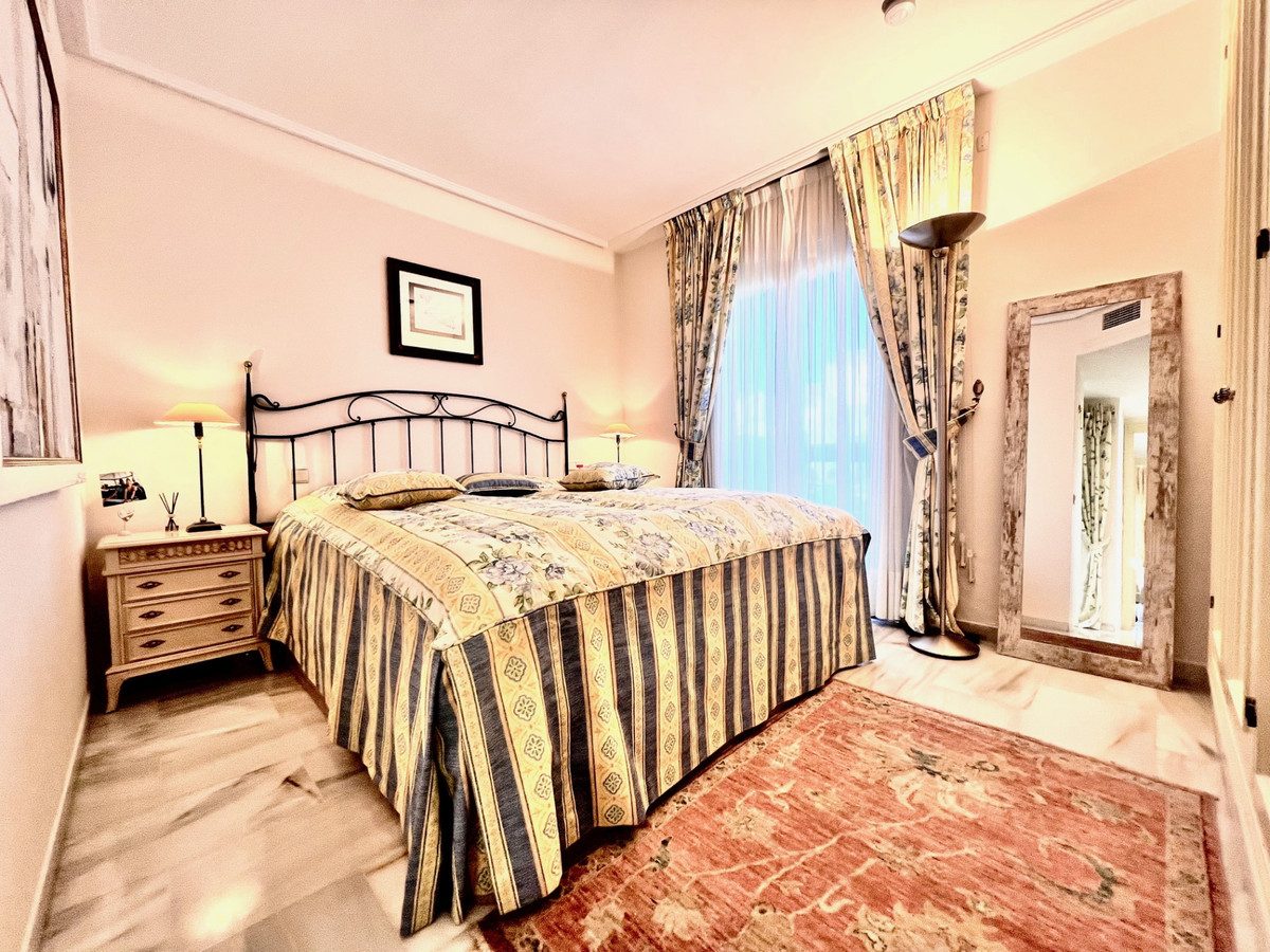 Penthouse in Estepona, Costa del Sol – 2 beds – 399000 € - photo 8 of 22
