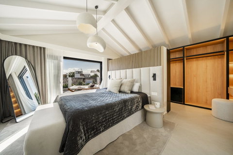 Detached Villa in Marbella, Costa del Sol – 5 beds – 2500000 € - photo 14 of 32