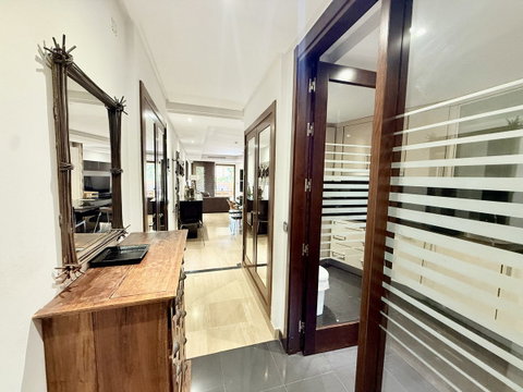 Middle Floor Apartment in Estepona, Costa del Sol – 3 beds – 690000 € - photo 3 of 38