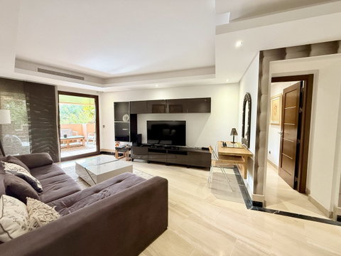 Middle Floor Apartment in Estepona, Costa del Sol – 3 beds – 690000 € - photo 8 of 38