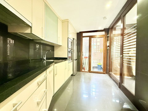 Middle Floor Apartment in Estepona, Costa del Sol – 3 beds – 690000 € - photo 15 of 38