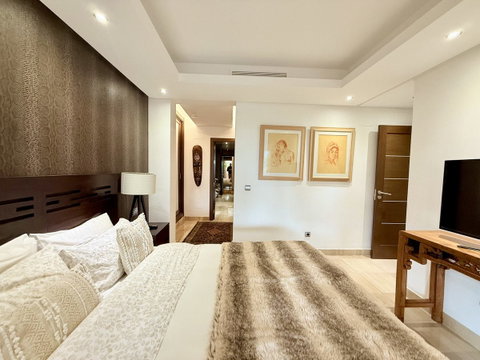 Middle Floor Apartment in Estepona, Costa del Sol – 3 beds – 690000 € - photo 18 of 38