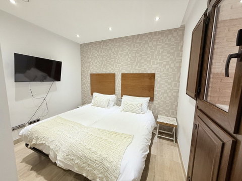 Middle Floor Apartment in Estepona, Costa del Sol – 3 beds – 690000 € - photo 29 of 38