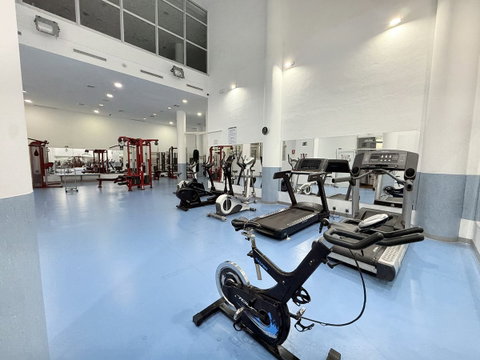 Middle Floor Apartment in Estepona, Costa del Sol – 3 beds – 690000 € - photo 33 of 38
