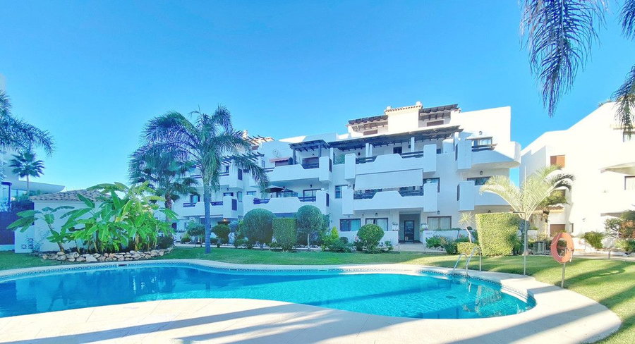 Ground Floor Apartment in Estepona, Costa del Sol – 1 beds – 275000 € - photo 1 of 37