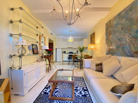 Ground Floor Apartment in Estepona, Costa del Sol – 1 beds – 275000 € - photo 5 of 37