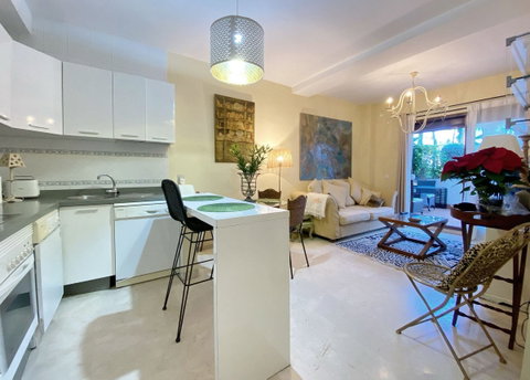 Ground Floor Apartment in Estepona, Costa del Sol – 1 beds – 275000 € - photo 7 of 37