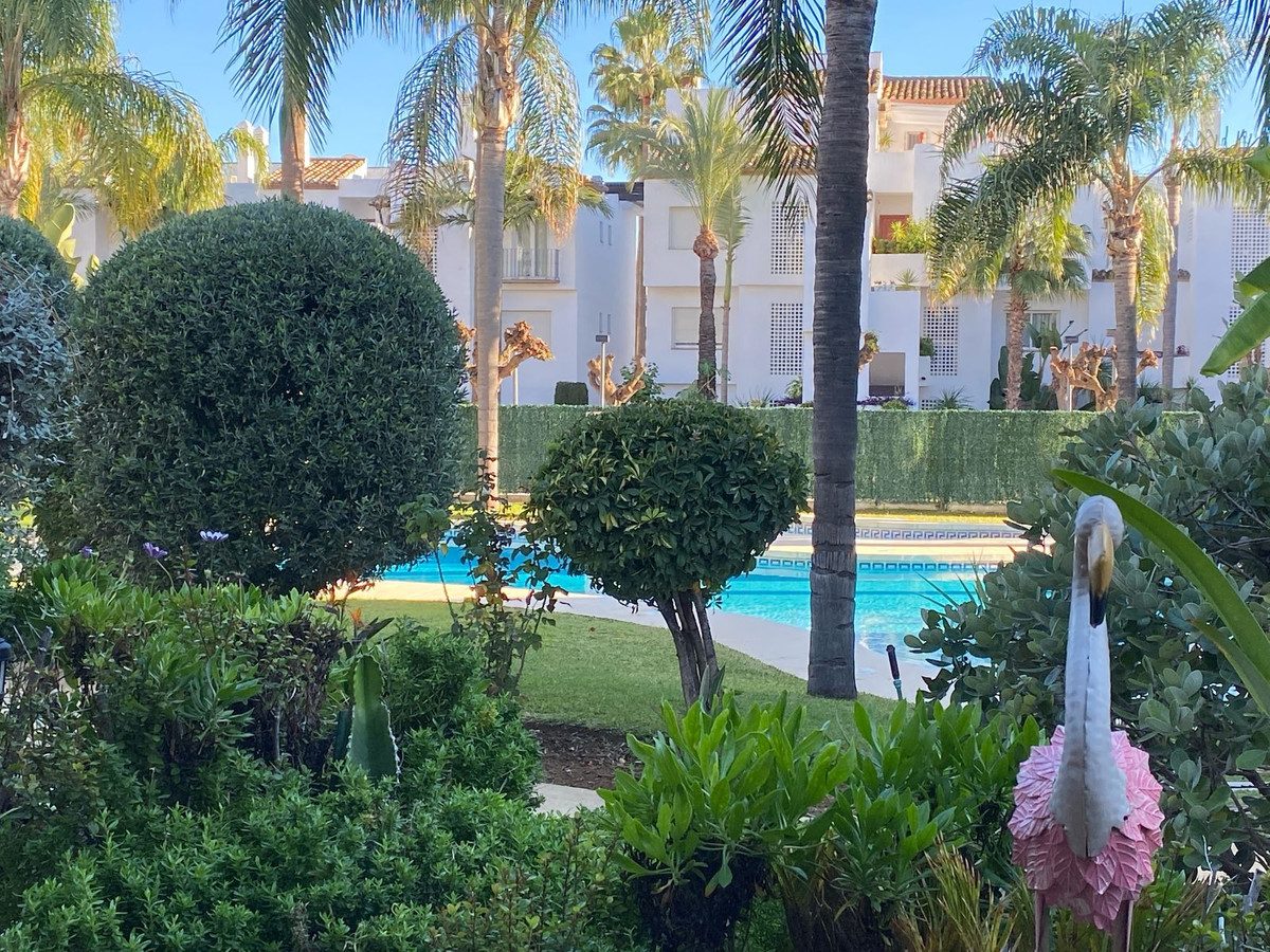 Ground Floor Apartment in Estepona, Costa del Sol – 1 beds – 275000 € - photo 8 of 37