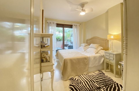 Ground Floor Apartment in Estepona, Costa del Sol – 1 beds – 275000 € - photo 9 of 37