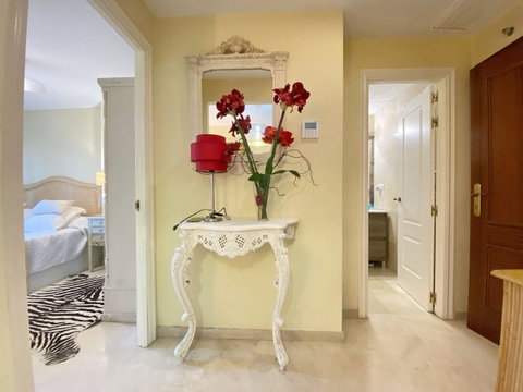 Ground Floor Apartment in Estepona, Costa del Sol – 1 beds – 275000 € - photo 18 of 37