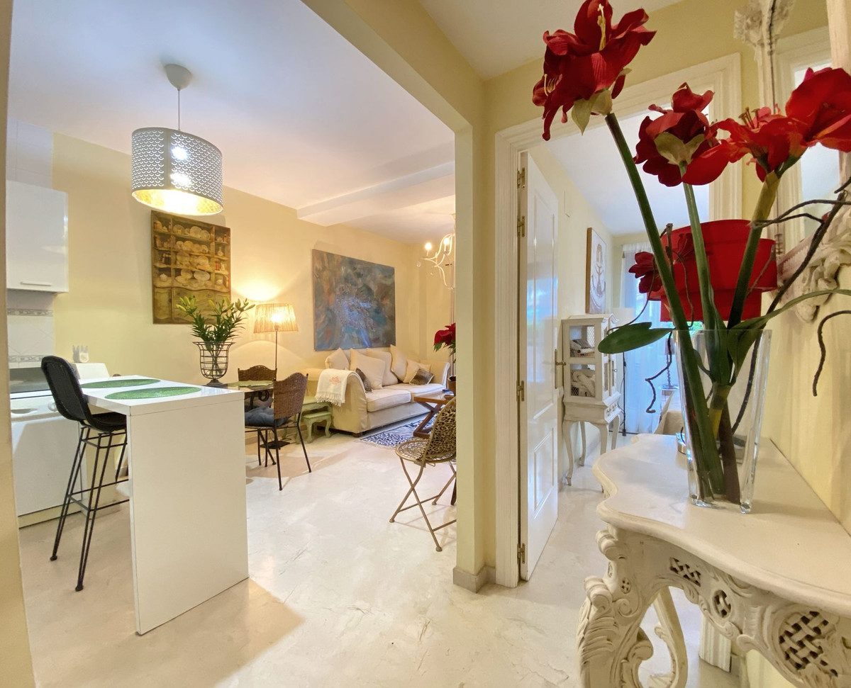 Ground Floor Apartment in Estepona, Costa del Sol – 1 beds – 275000 € - photo 20 of 37