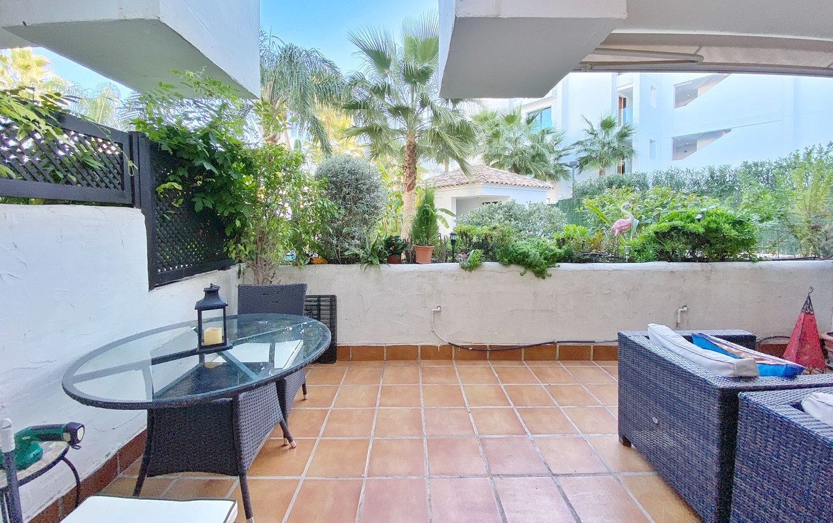 Ground Floor Apartment in Estepona, Costa del Sol – 1 beds – 275000 € - photo 22 of 37