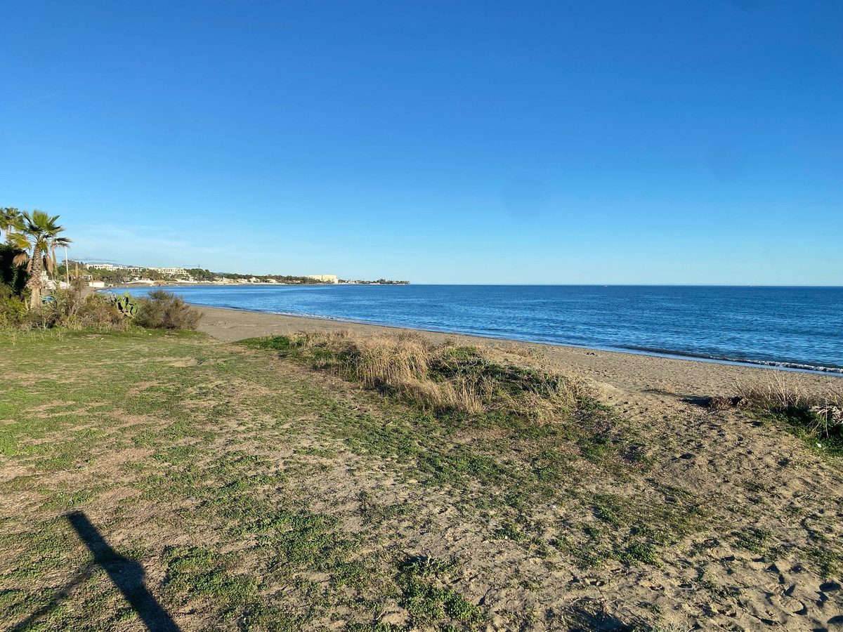 Ground Floor Apartment in Estepona, Costa del Sol – 1 beds – 275000 € - photo 34 of 37