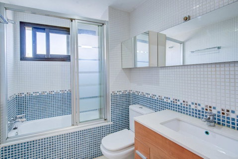 Middle Floor Apartment in Torremolinos, Costa del Sol – 3 beds – 295000 € - photo 11 of 28