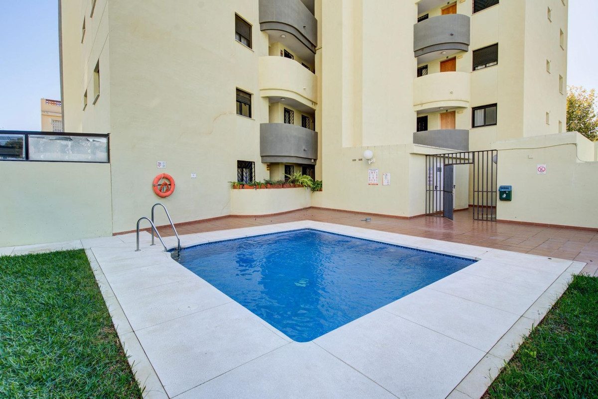 Middle Floor Apartment in Torremolinos, Costa del Sol – 3 beds – 295000 € - photo 12 of 28