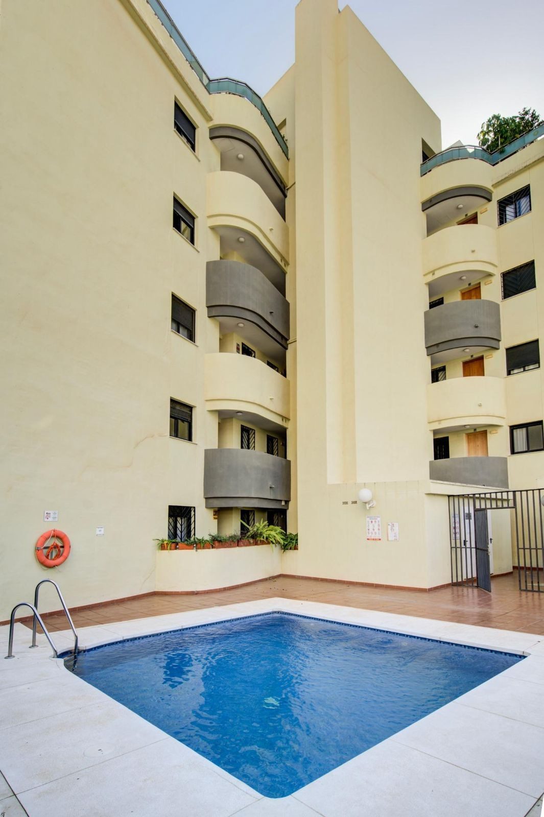 Middle Floor Apartment in Torremolinos, Costa del Sol – 3 beds – 295000 € - photo 24 of 28