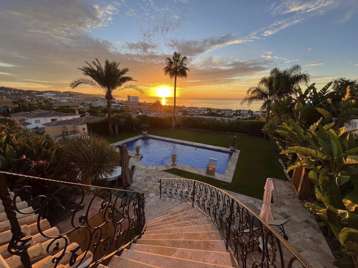 Detached Villa in Mijas, Costa del Sol – 5 beds – 3650000 € - photo 9 of 24