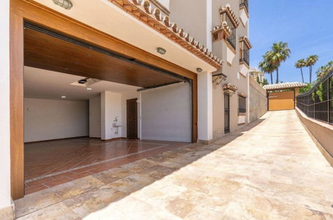 Detached Villa in Mijas, Costa del Sol – 5 beds – 3650000 € - photo 21 of 24