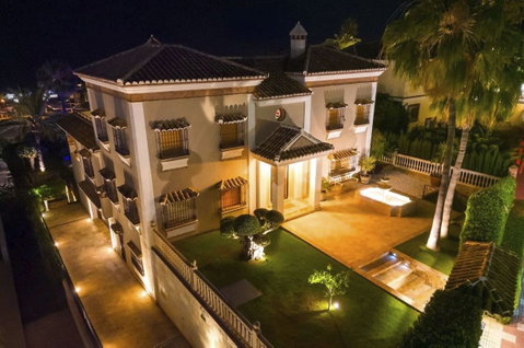 Detached Villa in Mijas, Costa del Sol – 5 beds – 3650000 € - photo 23 of 24
