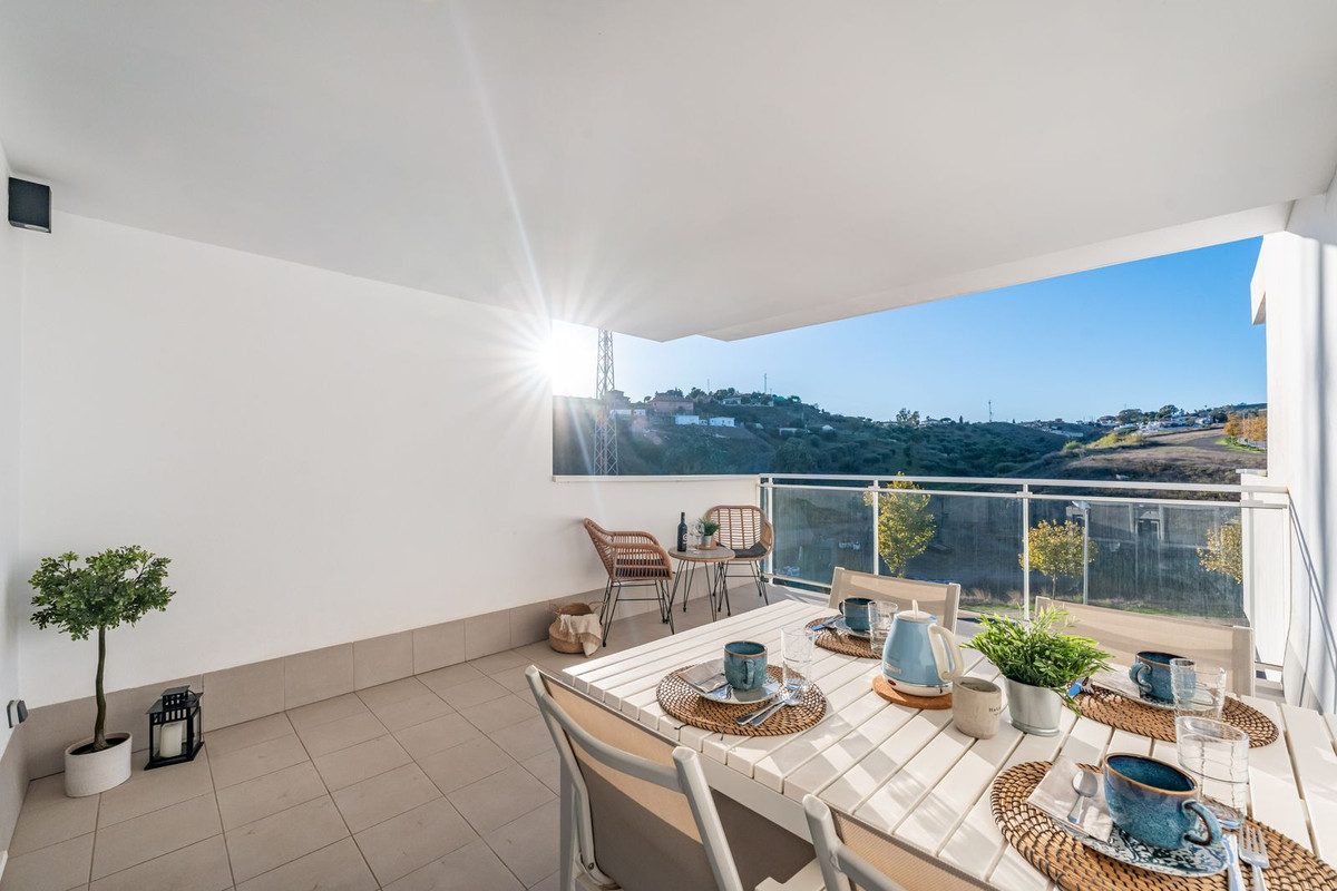 Middle Floor Apartment in Mijas, Costa del Sol – 3 beds – 395000 € - photo 1 of 33