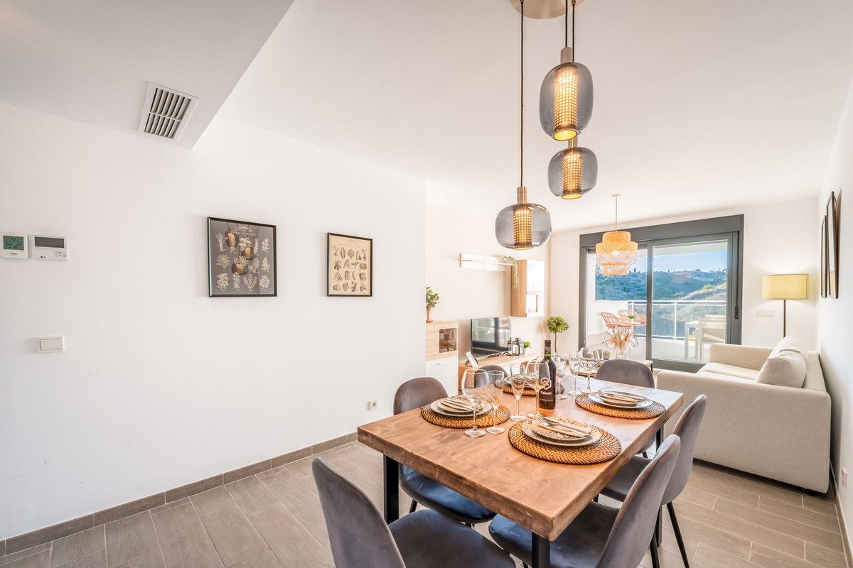 Middle Floor Apartment in Mijas, Costa del Sol – 3 beds – 395000 € - photo 2 of 33