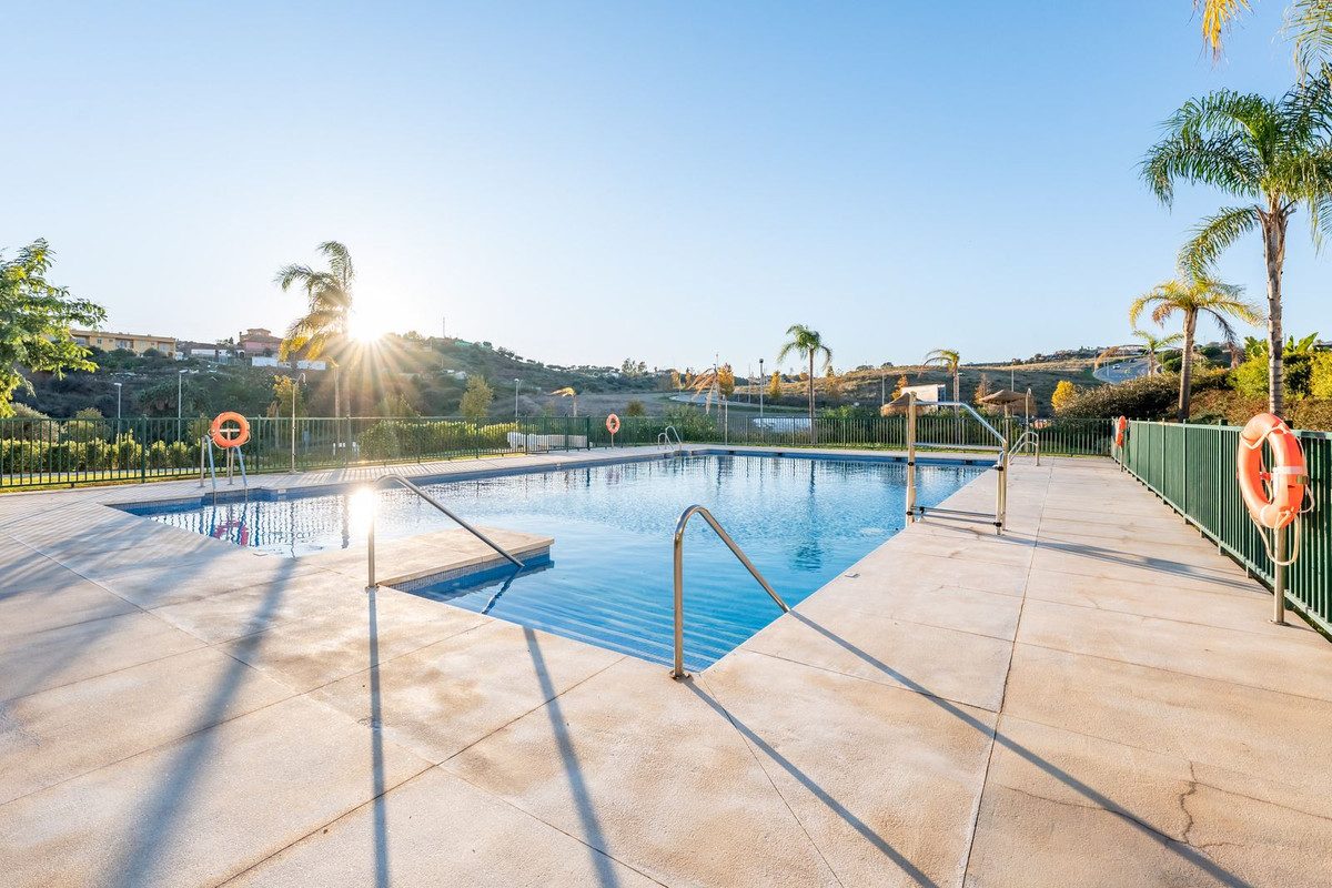 Middle Floor Apartment in Mijas, Costa del Sol – 3 beds – 395000 € - photo 3 of 33