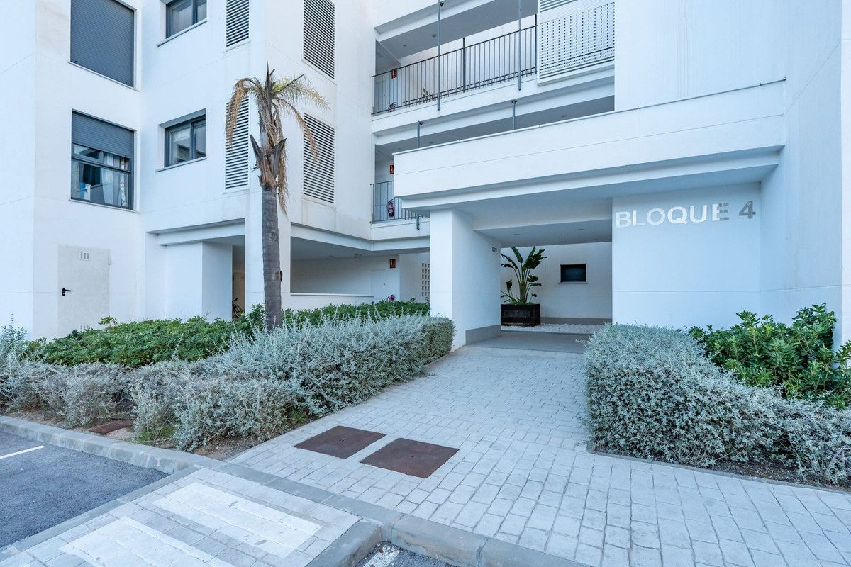 Middle Floor Apartment in Mijas, Costa del Sol – 3 beds – 395000 € - photo 29 of 33